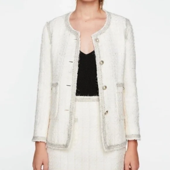 Zara size medium ecru white tweed w‎ pearl button and silver trim blazer - Picture 4 of 16